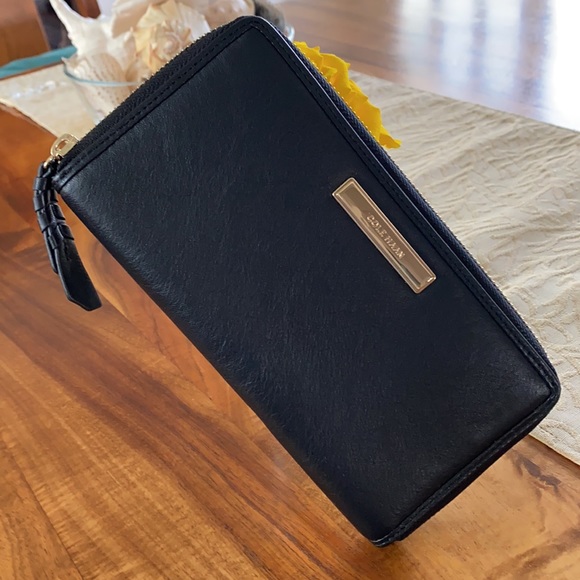 Cole Haan wallet - Picture 3 of 5